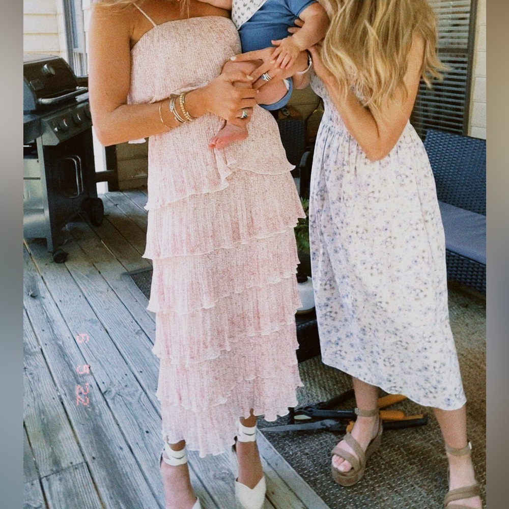 Lucy Paris Beautiful Light pink tiered dress
